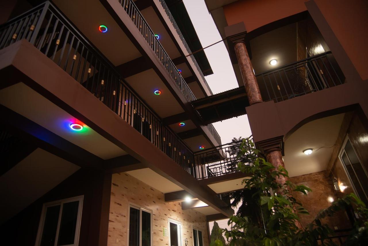 Homey Lodge Кумасі Екстер'єр фото
