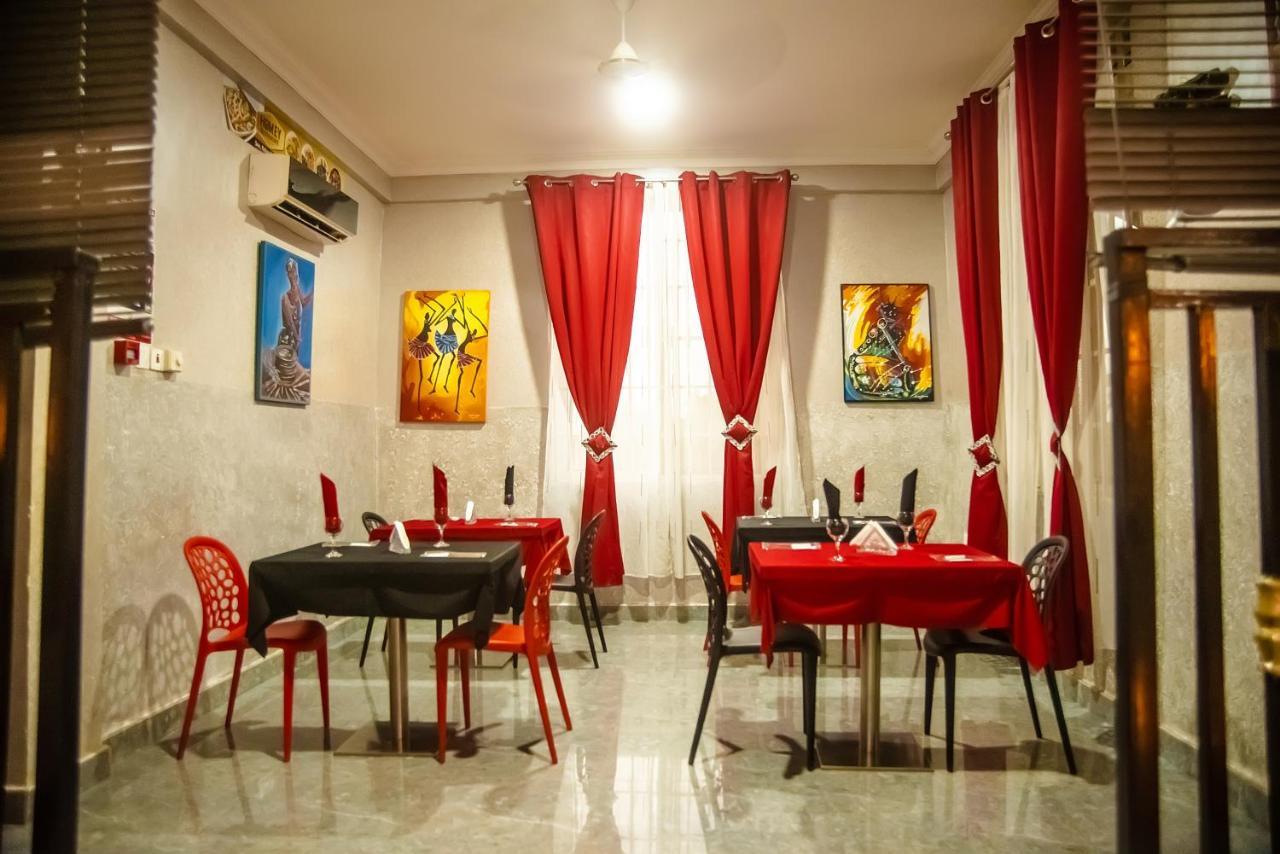 Homey Lodge Кумасі Екстер'єр фото