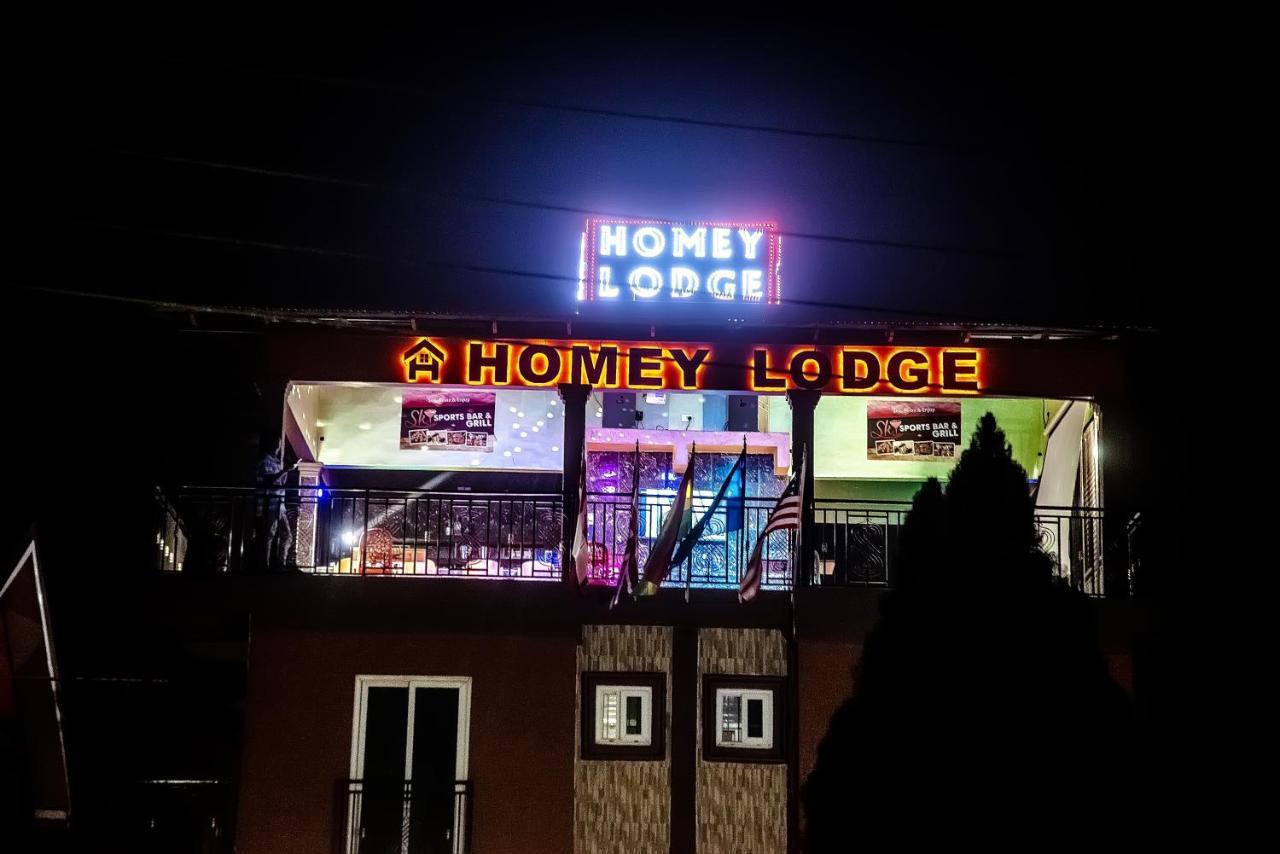 Homey Lodge Кумасі Екстер'єр фото