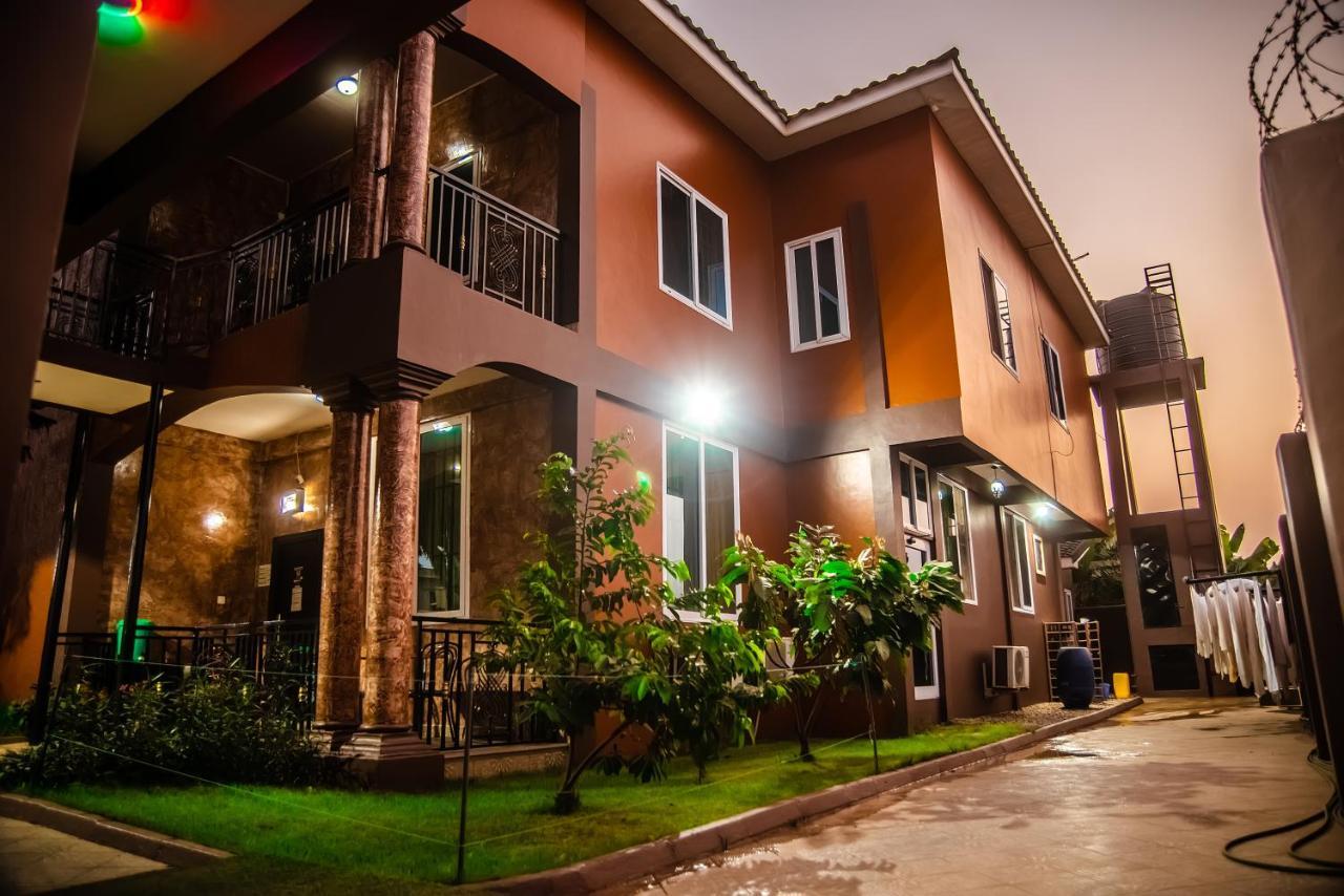 Homey Lodge Кумасі Екстер'єр фото