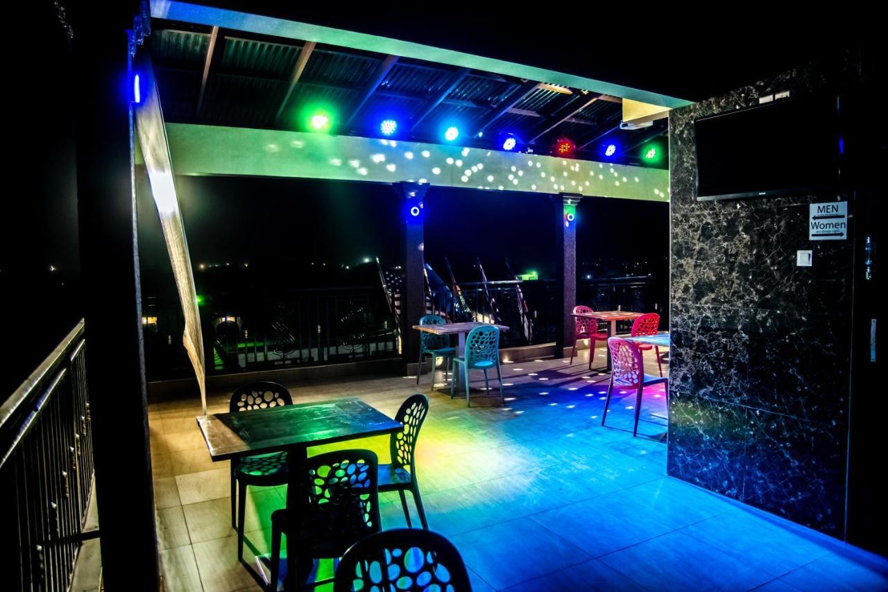 Homey Lodge Кумасі Екстер'єр фото