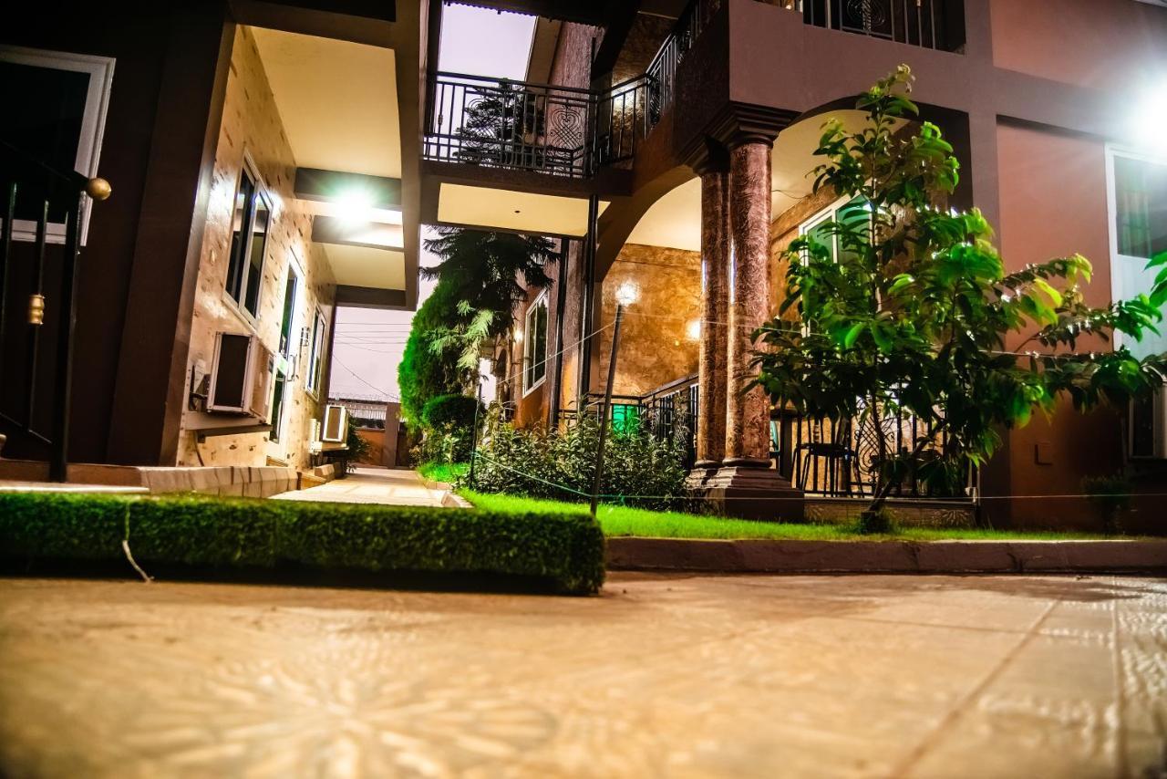 Homey Lodge Кумасі Екстер'єр фото