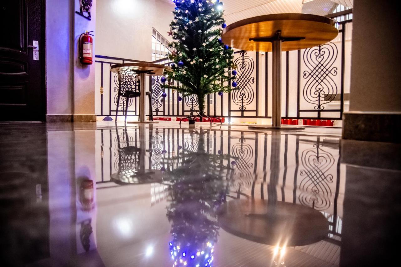 Homey Lodge Кумасі Екстер'єр фото