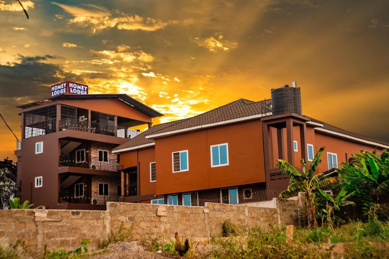 Homey Lodge Кумасі Екстер'єр фото