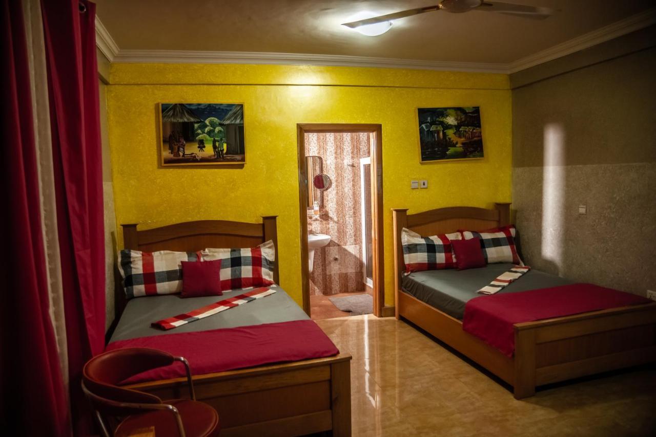 Homey Lodge Кумасі Екстер'єр фото
