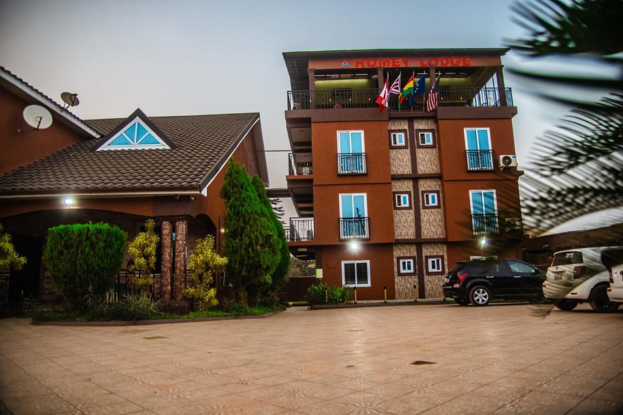 Homey Lodge Кумасі Екстер'єр фото
