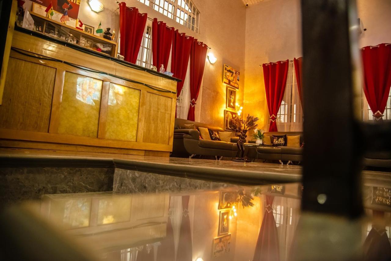 Homey Lodge Кумасі Екстер'єр фото