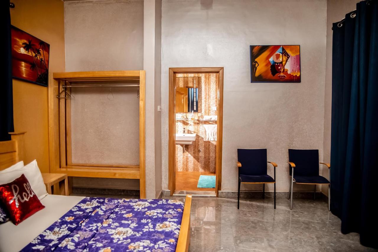 Homey Lodge Кумасі Екстер'єр фото