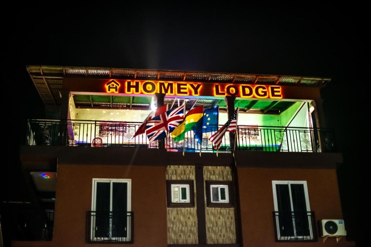 Homey Lodge Кумасі Екстер'єр фото