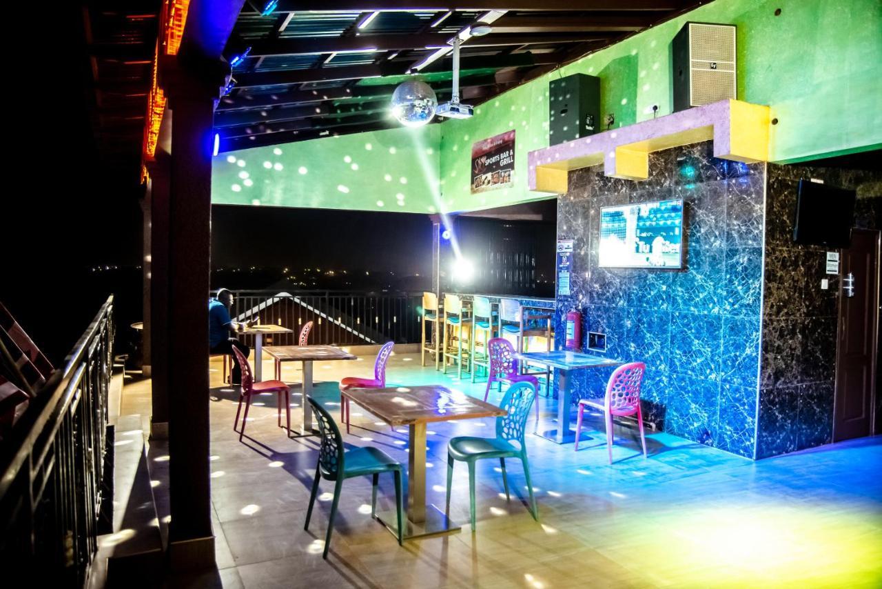 Homey Lodge Кумасі Екстер'єр фото