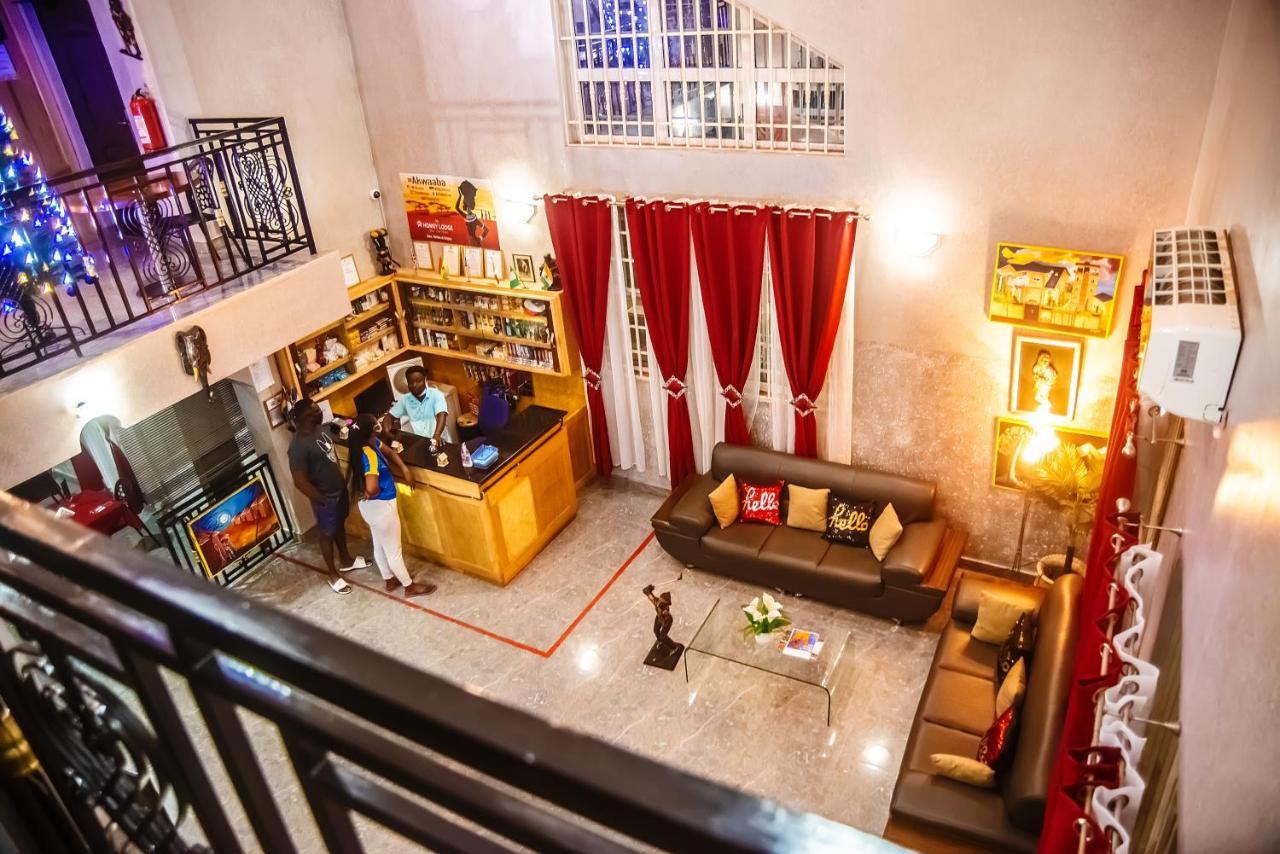 Homey Lodge Кумасі Екстер'єр фото