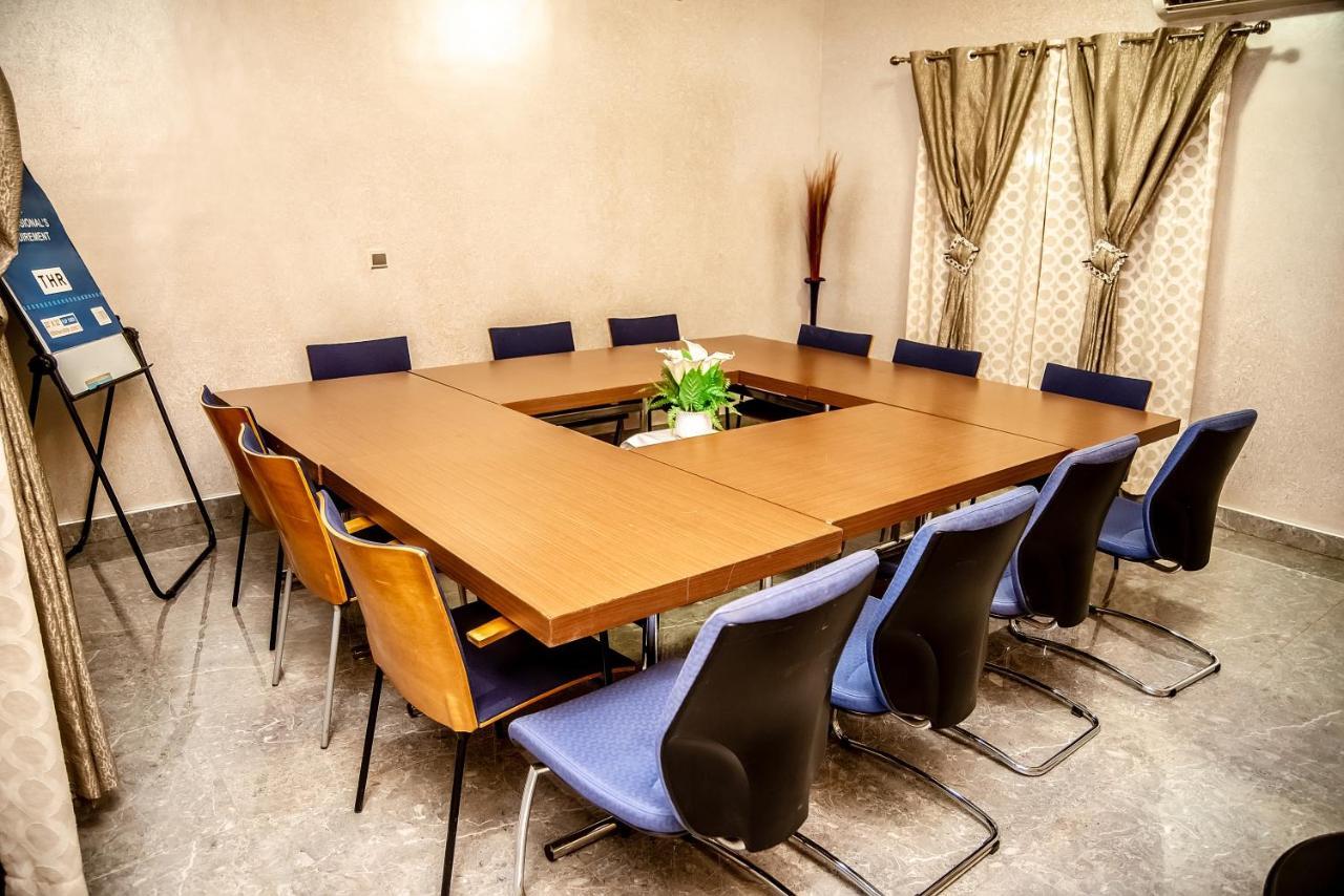 Homey Lodge Кумасі Екстер'єр фото