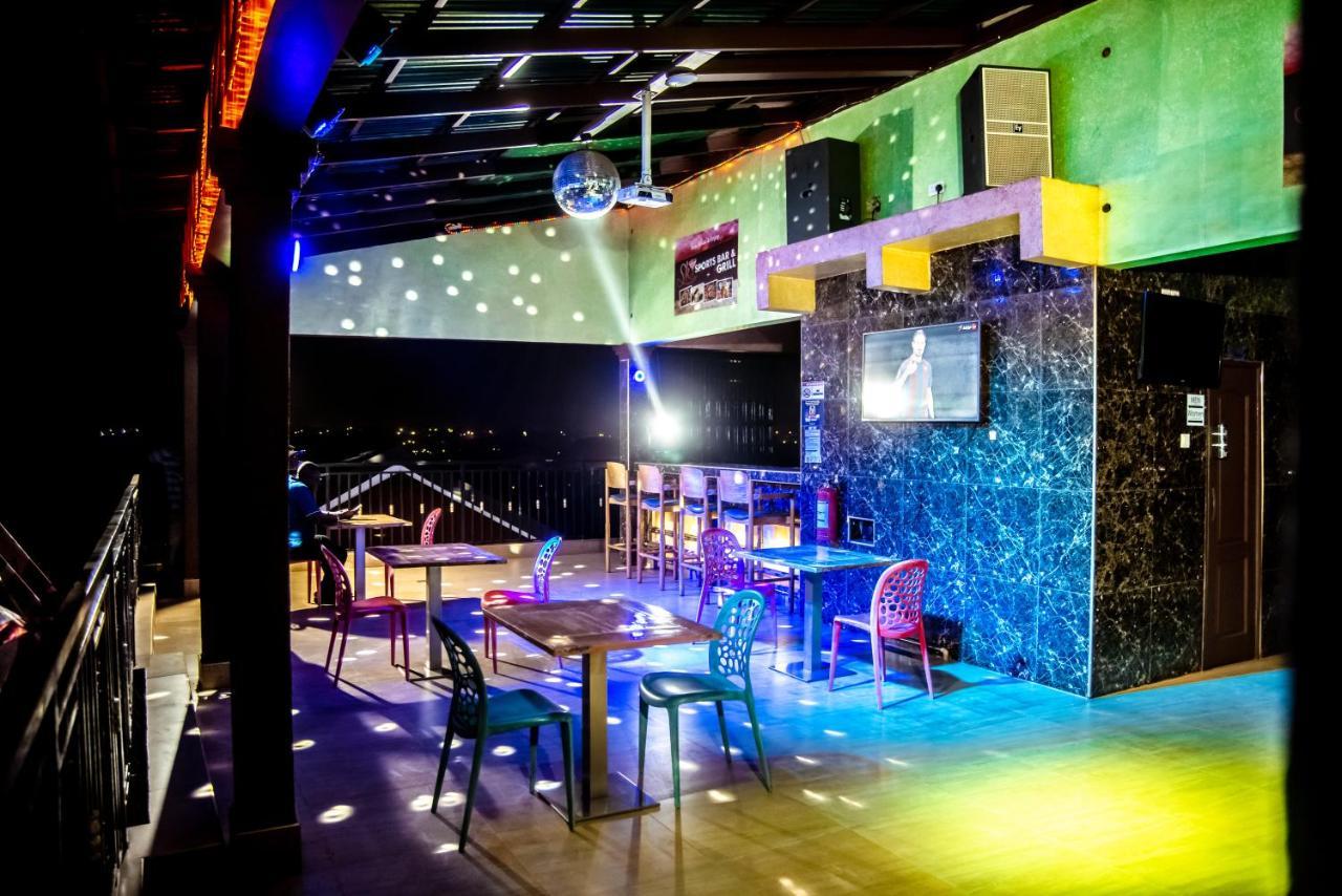 Homey Lodge Кумасі Екстер'єр фото