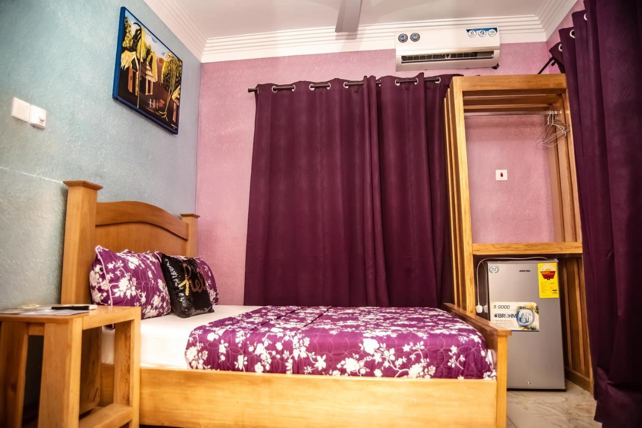 Homey Lodge Кумасі Екстер'єр фото