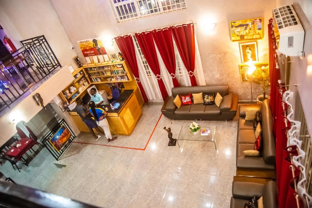Homey Lodge Кумасі Екстер'єр фото