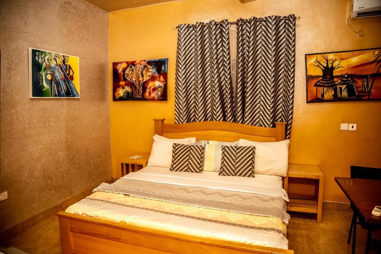 Homey Lodge Кумасі Екстер'єр фото