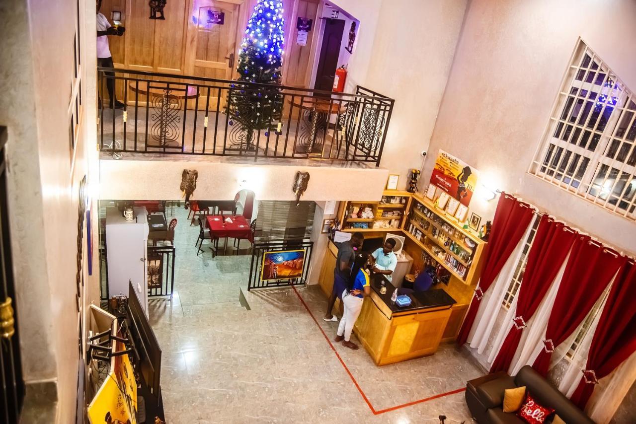 Homey Lodge Кумасі Екстер'єр фото