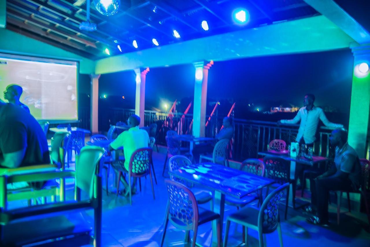 Homey Lodge Кумасі Екстер'єр фото