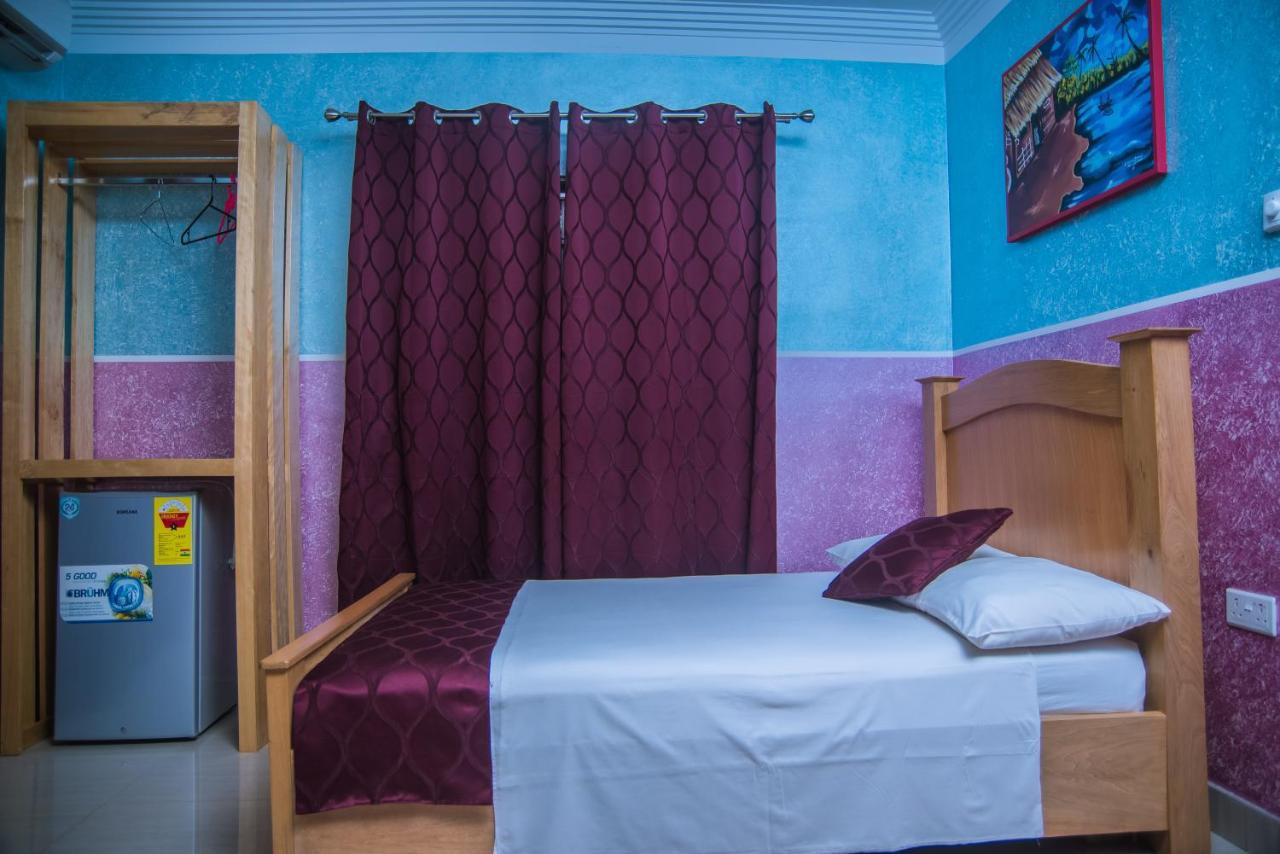 Homey Lodge Кумасі Екстер'єр фото