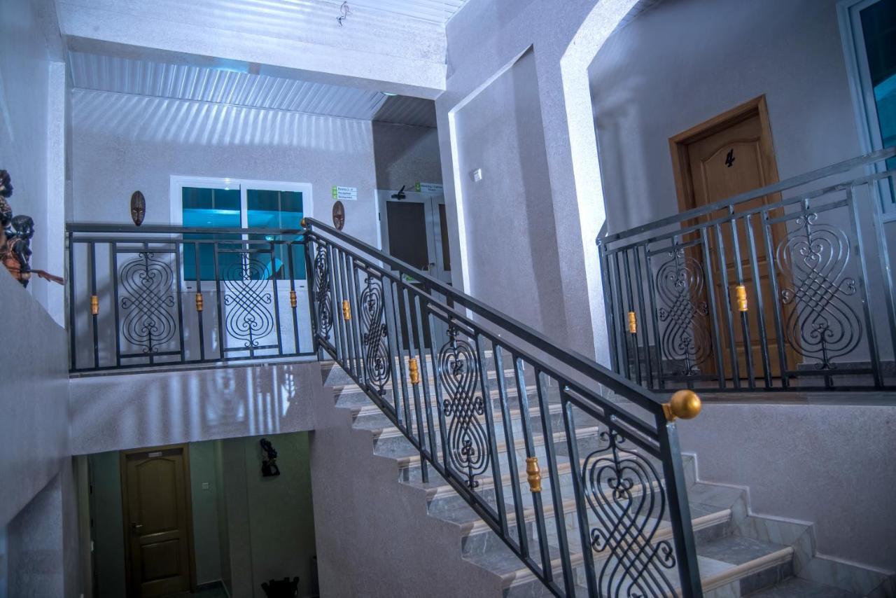 Homey Lodge Кумасі Екстер'єр фото