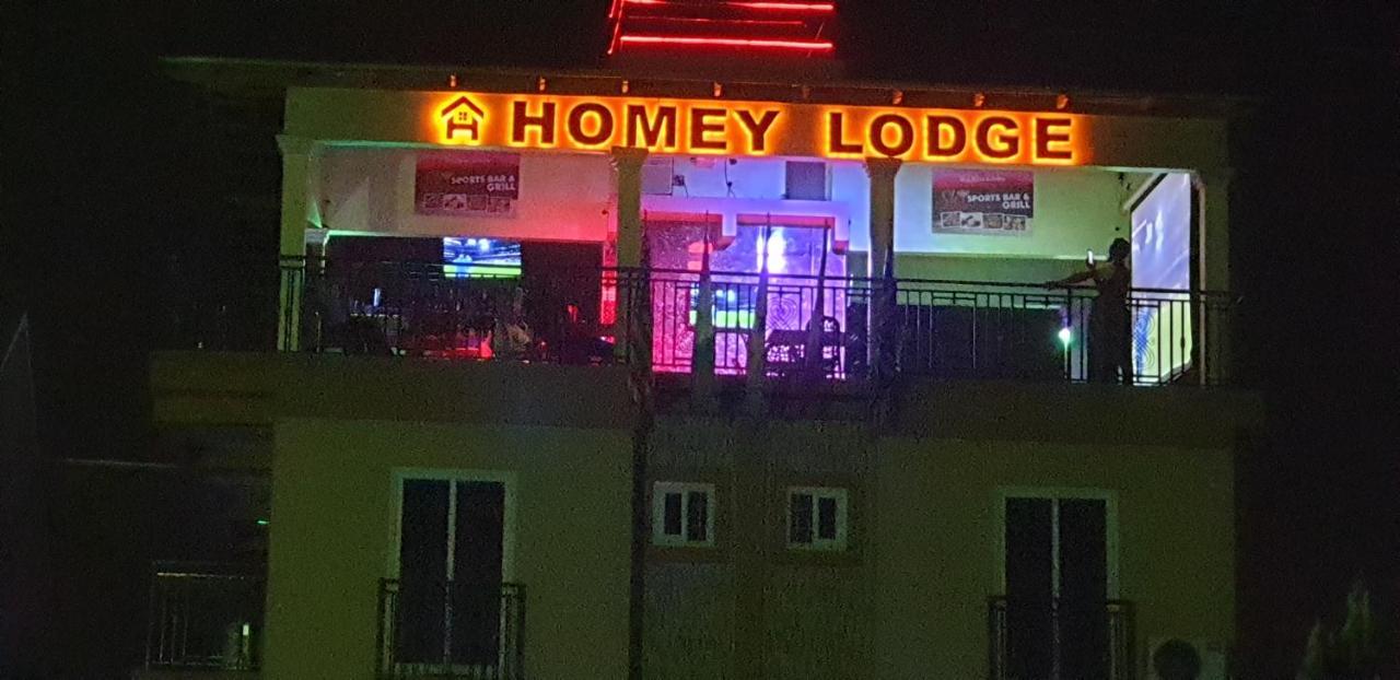 Homey Lodge Кумасі Екстер'єр фото